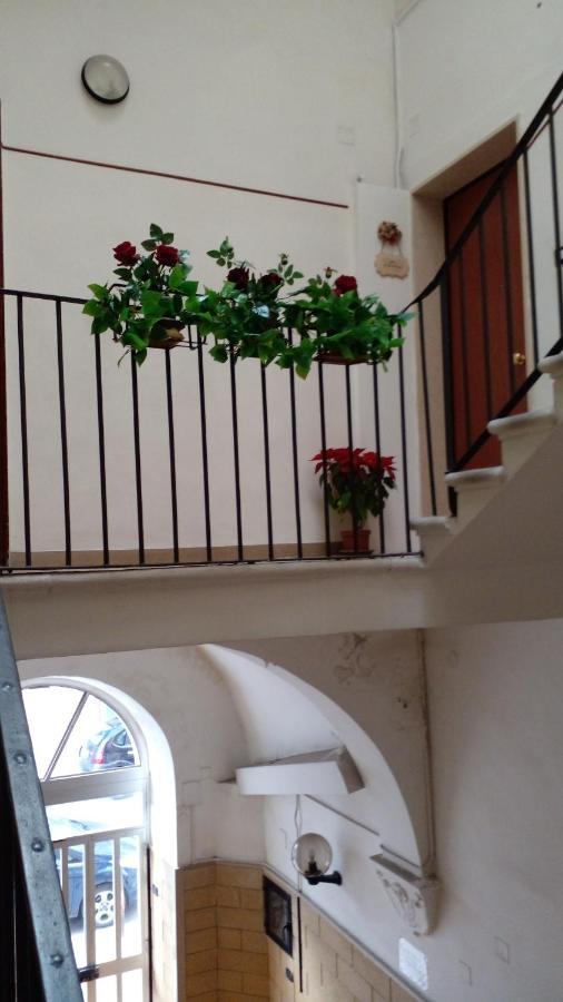 La Rosa Rossa Hotel Bari Bagian luar foto