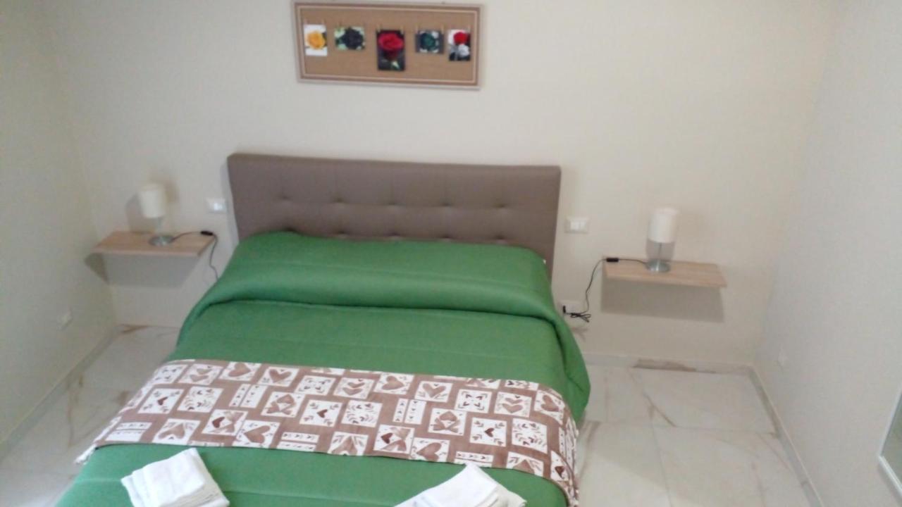 La Rosa Rossa Hotel Bari Bagian luar foto