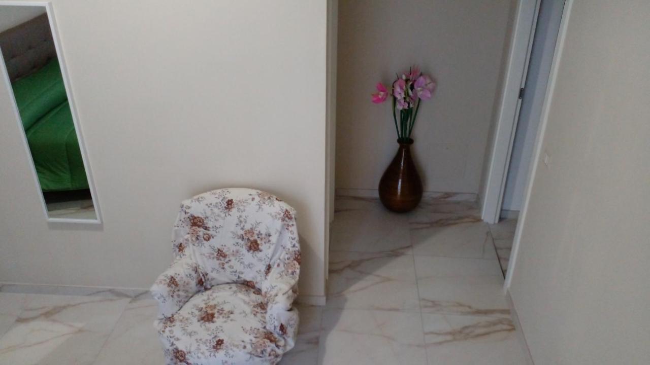 La Rosa Rossa Hotel Bari Bagian luar foto