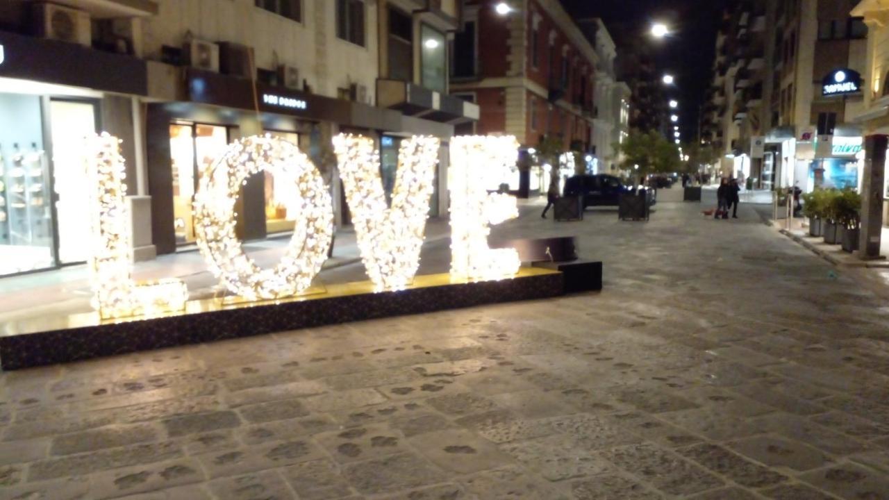 La Rosa Rossa Hotel Bari Bagian luar foto