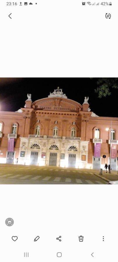 La Rosa Rossa Hotel Bari Bagian luar foto