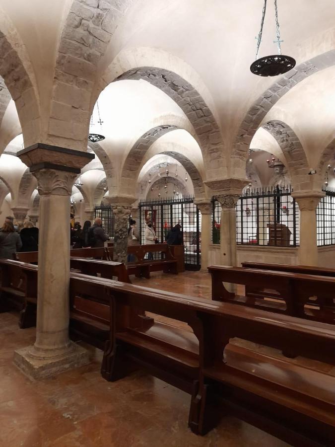 La Rosa Rossa Hotel Bari Bagian luar foto