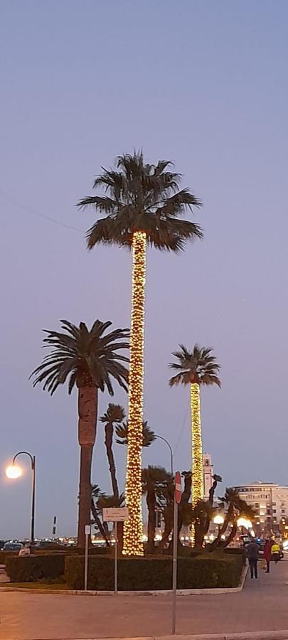 La Rosa Rossa Hotel Bari Bagian luar foto
