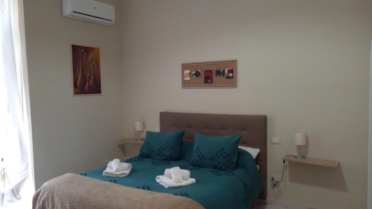 La Rosa Rossa Hotel Bari Bagian luar foto