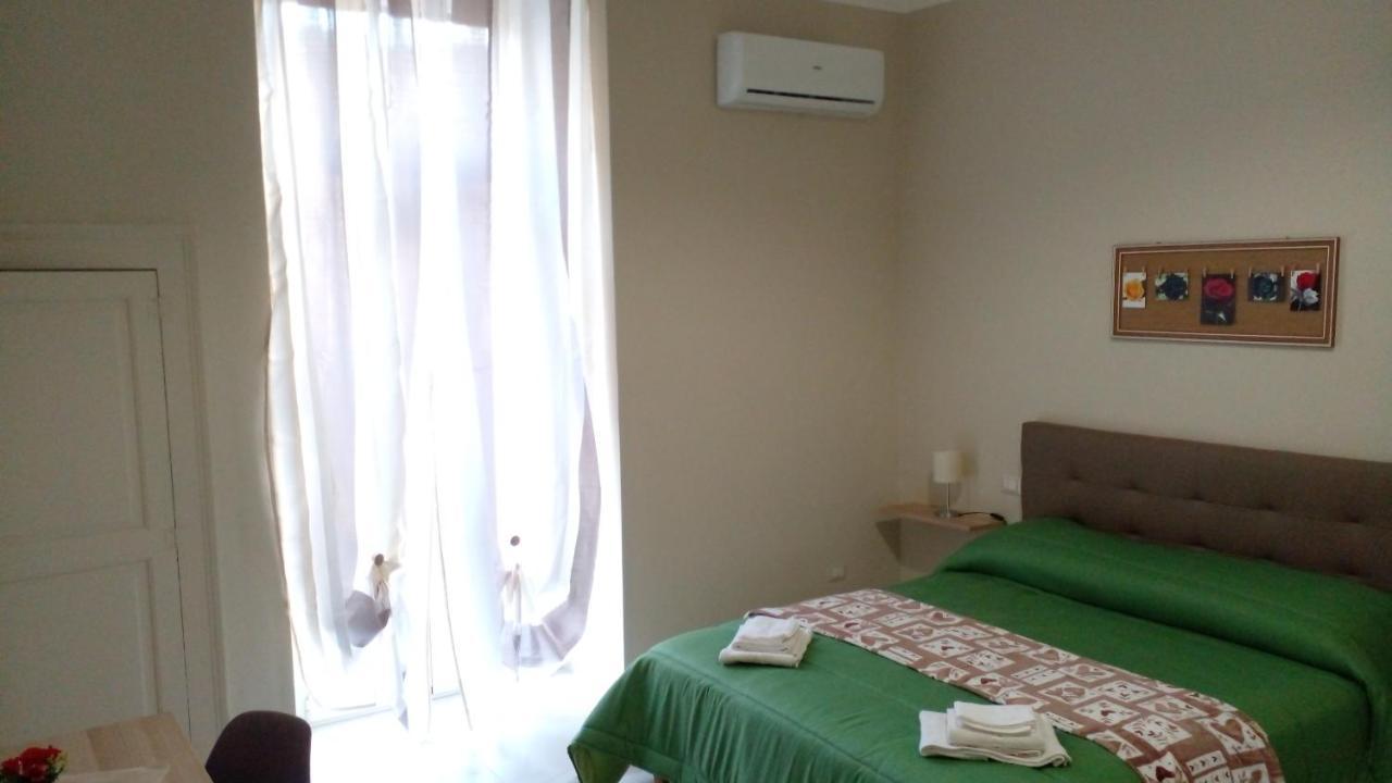 La Rosa Rossa Hotel Bari Bagian luar foto